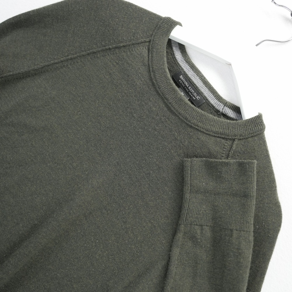 Banana Republic Mens Extra Fine Merino Wool Crewneck Sweater Olive Green Medium